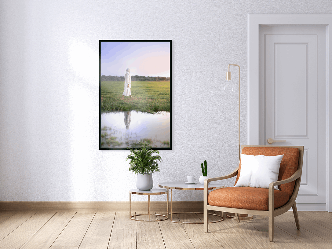 Infusing light into any space, this portrait of Christ embodies a brightness of hope and kindness. Calming hues of neutral colors compliment all types of home decor. Modern minimalist portrait of Jesus Christ for your Christian home or as the perfect gift for someone you love. H. Walker @thelightgallery_