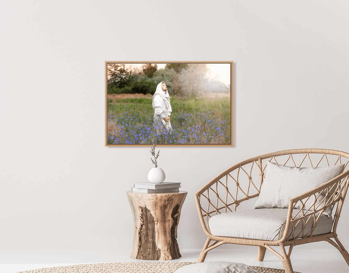 Infusing light into any space, this portrait of Christ embodies a brightness of hope and kindness. Calming hues of neutral colors compliment all types of home decor. Modern minimalist portrait of Jesus Christ for your Christian home or as the perfect gift for someone you love. H. Walker @thelightgallery_